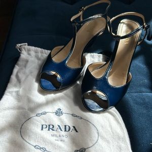Vintage PRADA navy blue patent leather T strap sandals